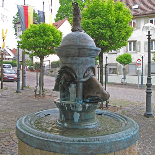 Sechs-Sinne-Brunnen - Jürgen Goertz - dh2kn125