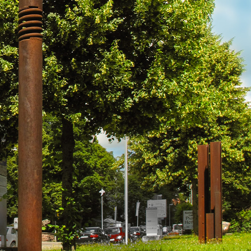 Hugo Sutter (CH) und James Licini (CH) auf der Skulpturenmeile Rottweil und Kunst in der Stadt Rottweil - nk2rw175