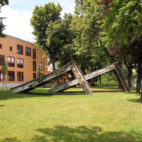 Zwei Tische - Magdalena Jetelová - nk2rw175c