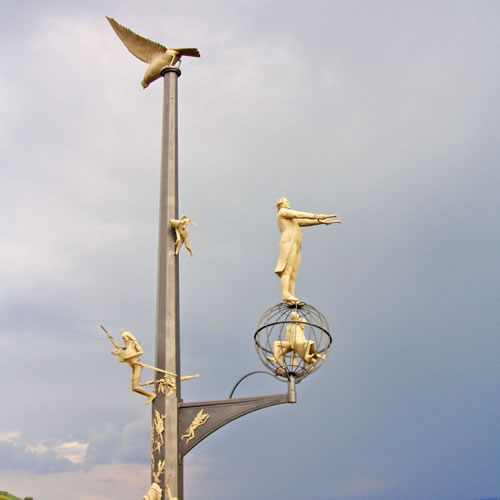 Magische Säule - Peter Lenk - sk2fn151